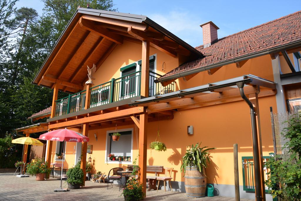 Gaestehaus Schmid Sankt Johann im Saggautal Exteriér fotografie